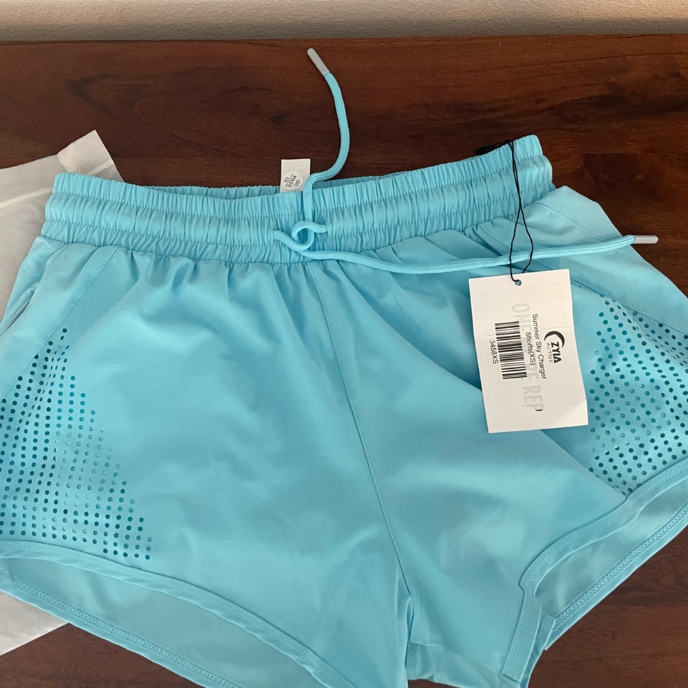 Summer sky charger shorts nwt/b. Xs/small